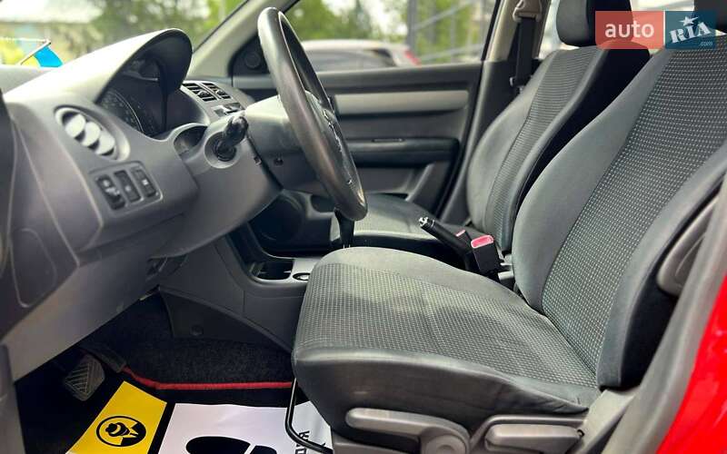 Хэтчбек Suzuki Swift 2005 в Ивано-Франковске фото 9 Хэтчбек Suzuki Swift 2005 в Ивано-Франковске