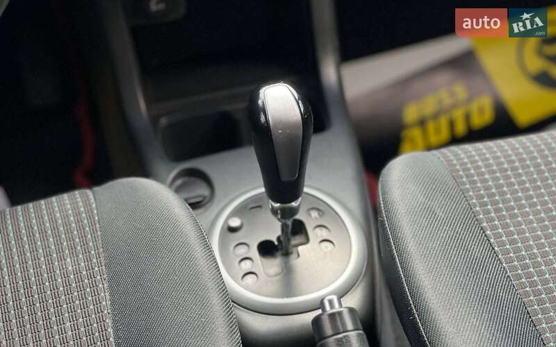 Хэтчбек Suzuki Swift 2005 в Ивано-Франковске фото 15 Хэтчбек Suzuki Swift 2005 в Ивано-Франковске