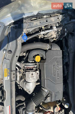 Хетчбек Suzuki Swift 2012 в 