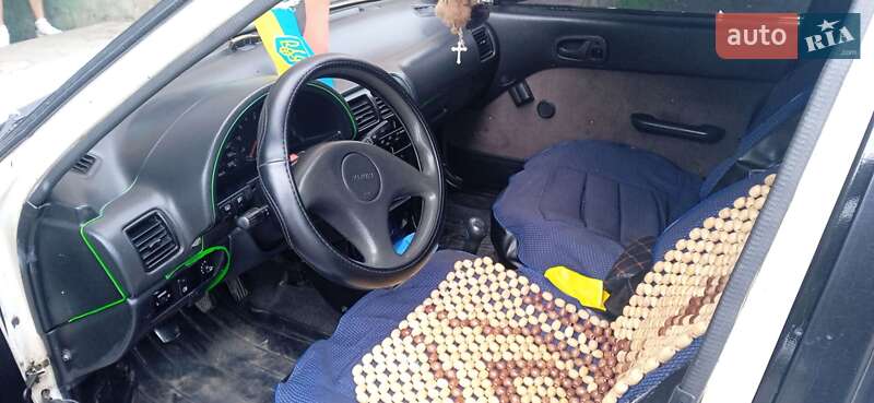 Седан Suzuki Swift 1996 в 
