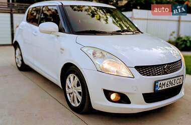 Хэтчбек Suzuki Swift 2013 в 