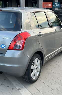 Хэтчбек Suzuki Swift 2010 в 