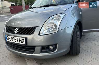 Хэтчбек Suzuki Swift 2010 в 