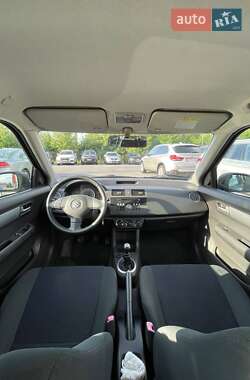 Хетчбек Suzuki Swift 2010 в 