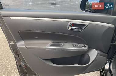 Хэтчбек Suzuki Swift 2012 в 