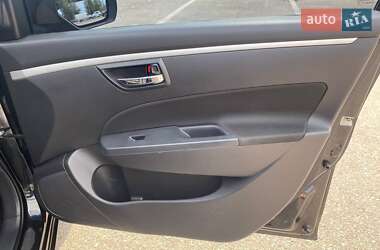 Хэтчбек Suzuki Swift 2012 в 