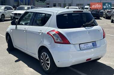 Хетчбек Suzuki Swift 2011 в 