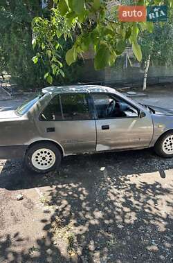 Седан Suzuki Swift 1990 в 