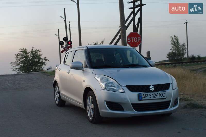 Хэтчбек Suzuki Swift 2011 в 