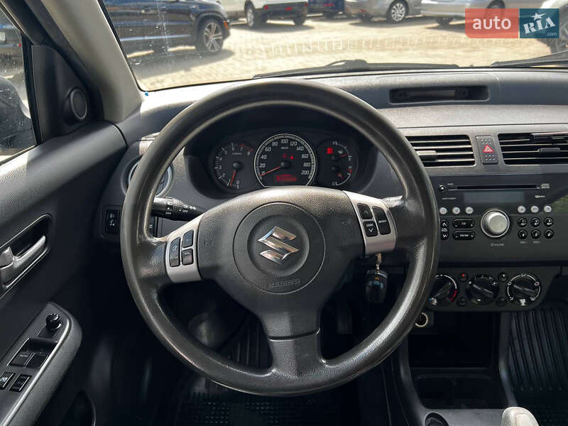 Хэтчбек Suzuki Swift 2006 в Днепре