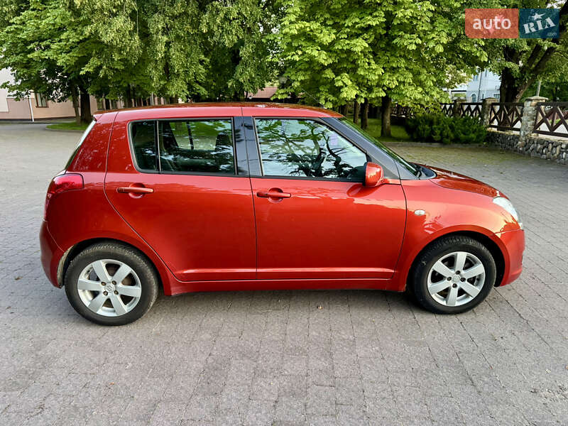 Хэтчбек Suzuki Swift 2008 в Калуше