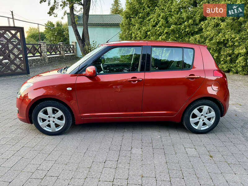 Хэтчбек Suzuki Swift 2008 в Калуше