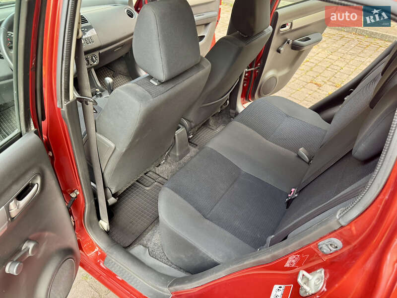 Хэтчбек Suzuki Swift 2008 в Калуше