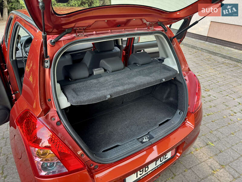 Хэтчбек Suzuki Swift 2008 в Калуше