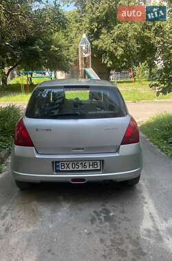 Хетчбек Suzuki Swift 2005 в 