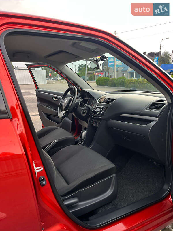 Хэтчбек Suzuki Swift 2012 в Киеве
