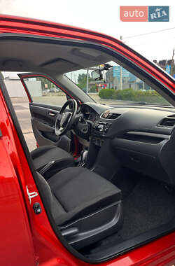 Хэтчбек Suzuki Swift 2012 в 