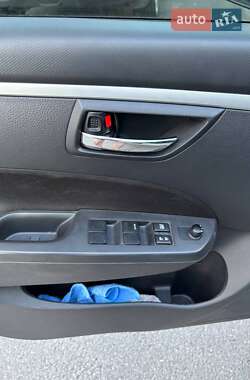 Хетчбек Suzuki Swift 2011 в 