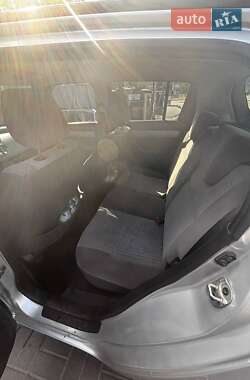 Хэтчбек Suzuki Swift 2006 в 