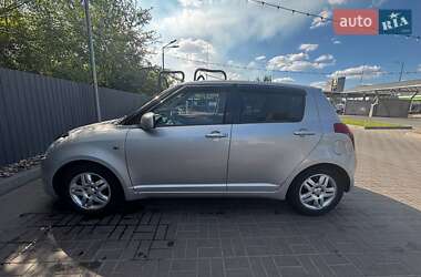 Хэтчбек Suzuki Swift 2006 в 