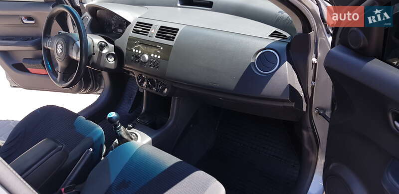 Хэтчбек Suzuki Swift 2008 в Киеве