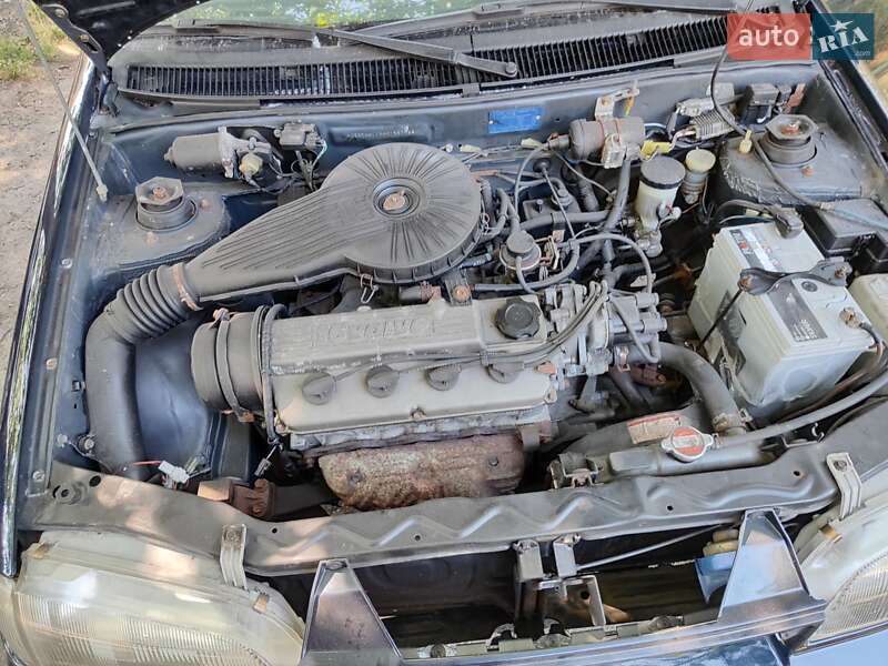 Седан Suzuki Swift 1993 в Полтаві