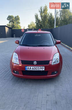 Хэтчбек Suzuki Swift 2005 в 