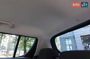 Хэтчбек Suzuki Swift 2012 в 