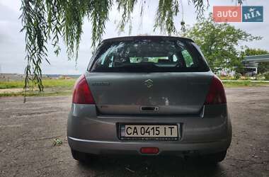 Хетчбек Suzuki Swift 2005 в 