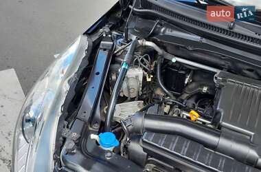 Хэтчбек Suzuki Swift 2012 в 
