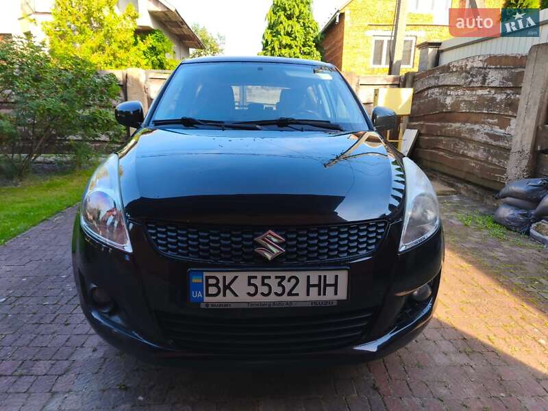Хэтчбек Suzuki Swift 2013 в 