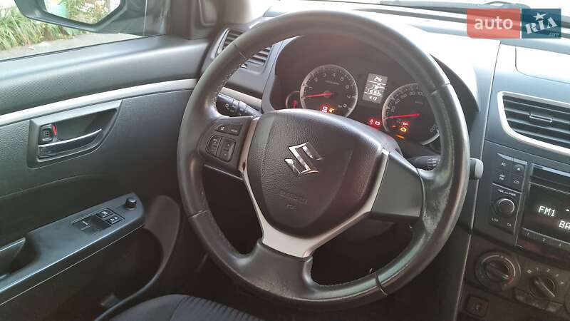 Хетчбек Suzuki Swift 2012 в Києві фото 10 Хетчбек Suzuki Swift 2012 в Києві