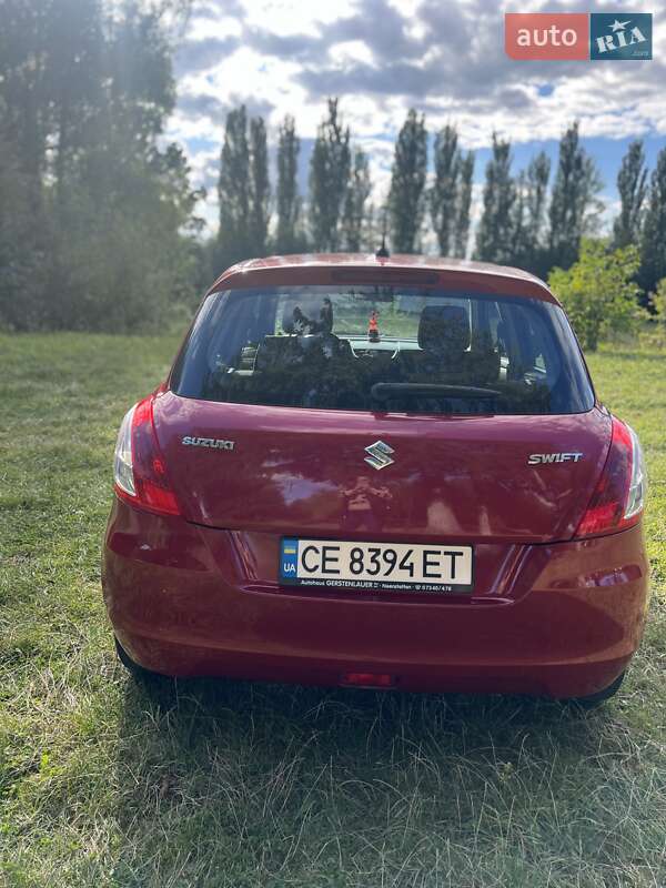 Хэтчбек Suzuki Swift 2010 в Сторожинце