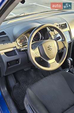 Хэтчбек Suzuki Swift 2011 в 
