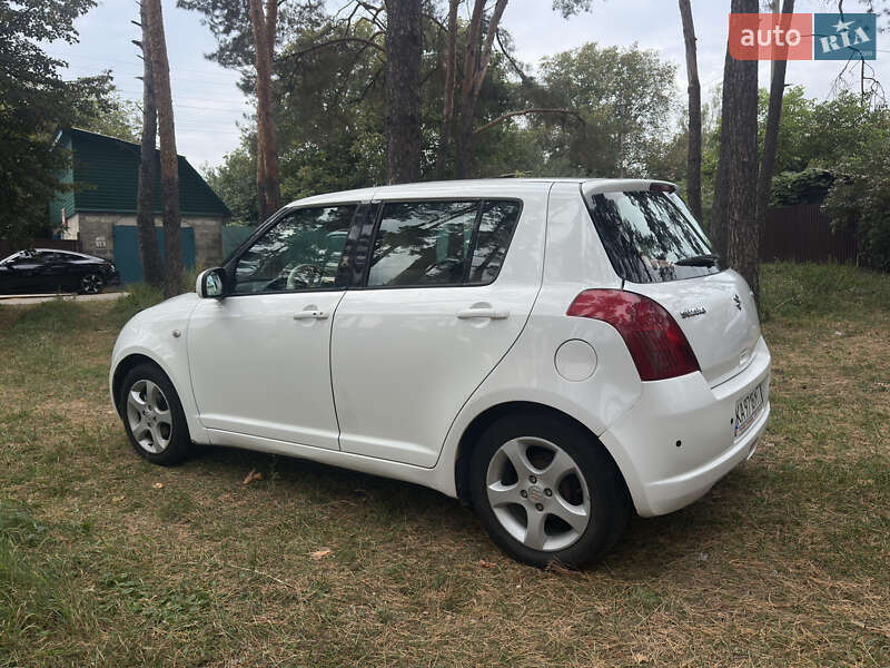 Хэтчбек Suzuki Swift 2008 в Киеве