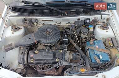 Хэтчбек Suzuki Swift 1997 в 
