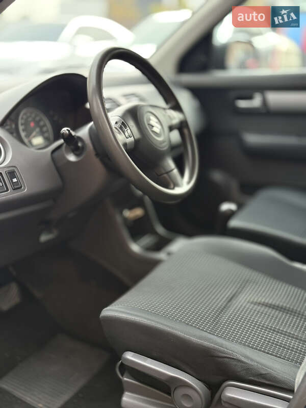 Хэтчбек Suzuki Swift 2005 в Василькове