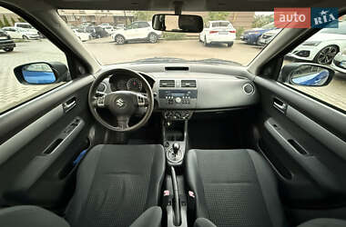 Хетчбек Suzuki Swift 2005 в 