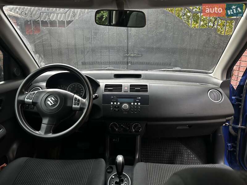 Хэтчбек Suzuki Swift 2006 в Надворной