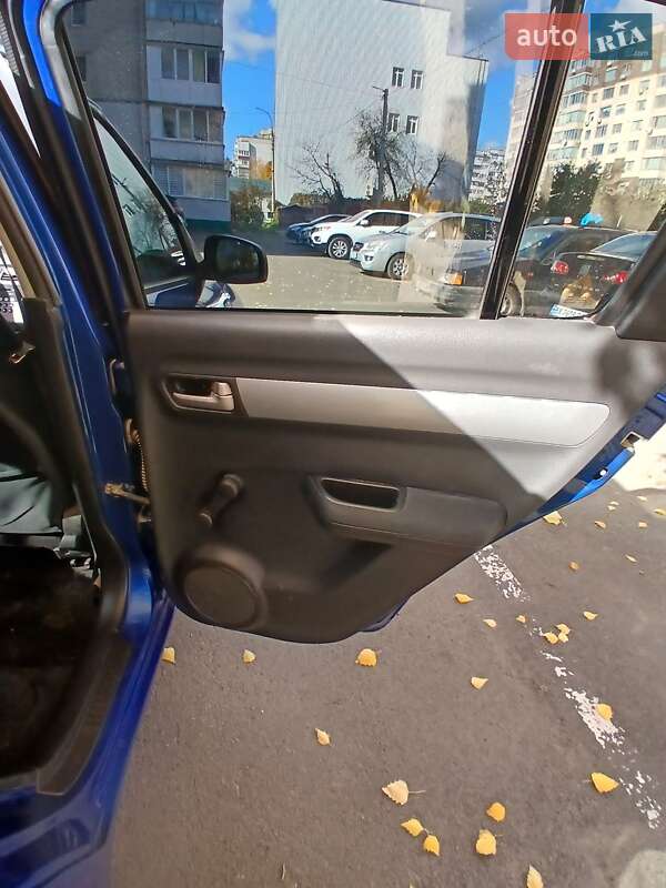 Хетчбек Suzuki Swift 2006 в Хмельницькому фото 16 Хетчбек Suzuki Swift 2006 в Хмельницькому