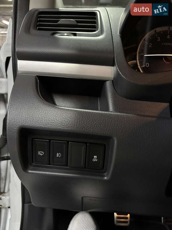 Хэтчбек Suzuki Swift 2014 в Киеве фото 18 Хэтчбек Suzuki Swift 2014 в Киеве