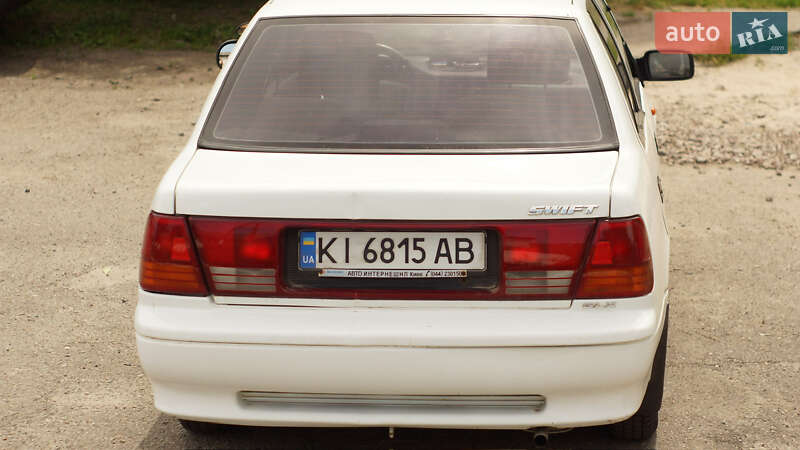 Седан Suzuki Swift 2001 в Броварах фото 2 Седан Suzuki Swift 2001 в Броварах