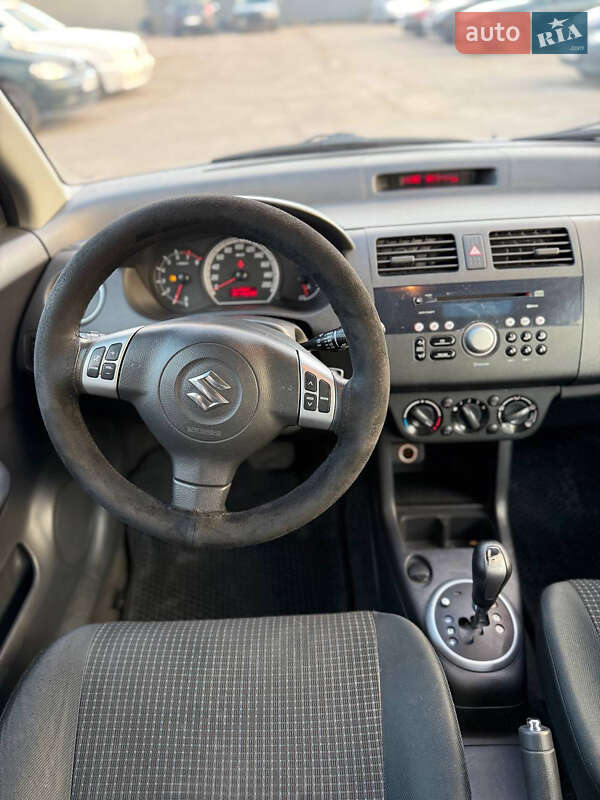 Хетчбек Suzuki Swift 2006 в Запоріжжі