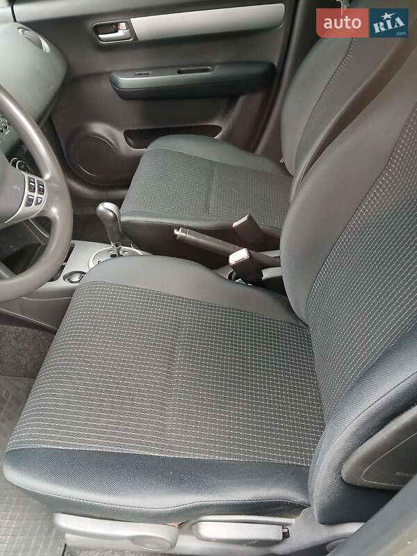 Хетчбек Suzuki Swift 2008 в Чернівцях