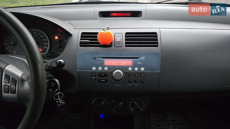 Хетчбек Suzuki Swift 2005 в Львові фото 20 Хетчбек Suzuki Swift 2005 в Львові