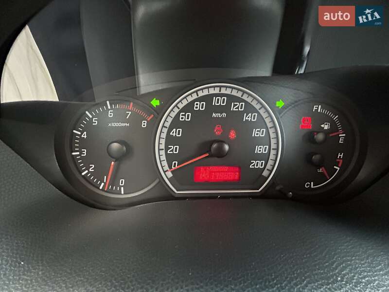 Хэтчбек Suzuki Swift 2005 в Ивано-Франковске фото 18 Хэтчбек Suzuki Swift 2005 в Ивано-Франковске