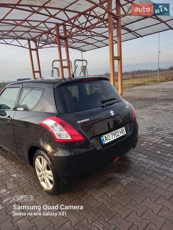 Хэтчбек Suzuki Swift 2013 в Тячеве