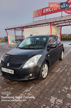 Хэтчбек Suzuki Swift 2013 в Тячеве