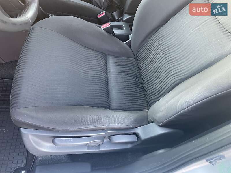 Хэтчбек Suzuki Swift 2011 в Киеве фото 11 Хэтчбек Suzuki Swift 2011 в Киеве