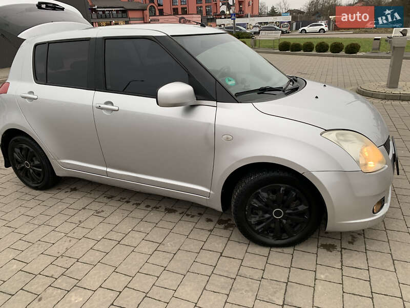 Хэтчбек Suzuki Swift 2005 в Дрогобыче фото 5 Хэтчбек Suzuki Swift 2005 в Дрогобыче